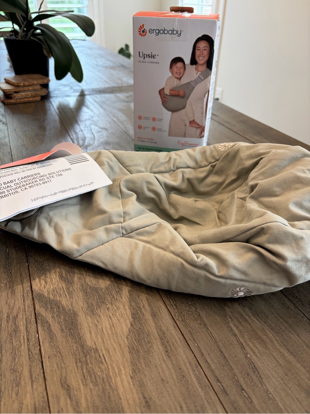 Ergobaby Upsie in Soft Olive NWT